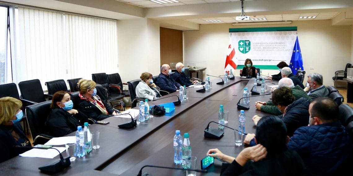 ბინაზე და სასტუმროში მოთავსებულ კოვიდ ინფიცირებულ პაციენტებს 3 სავალდებულო კვლევა ჩაუტარდებათ