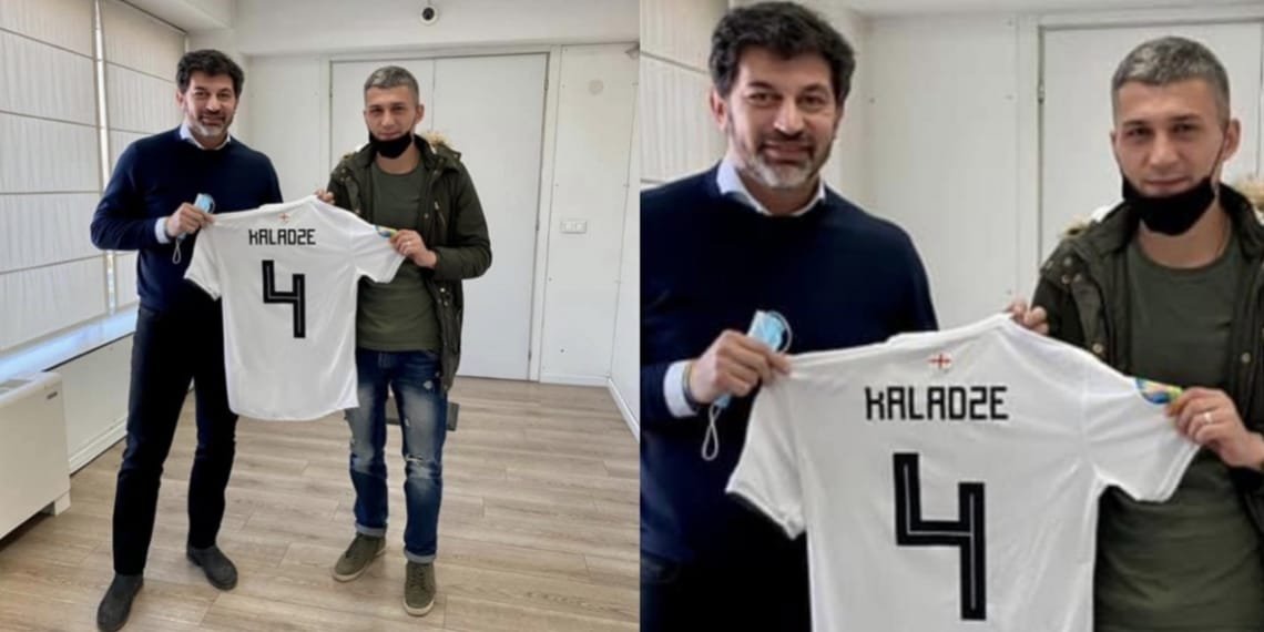 გულშემატკივრობა არ ისჯება – კახა  კალაძე დინამოსთან  დაჯარიმებულ ქომაგს  შეხვდა (+ფოტო)