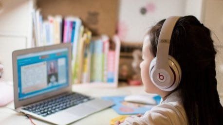 სკოლების დახურვისა და მოძრაობის აკრძალვის შემდეგ, ბავშვების უმეტესობას ცოდნა სხვადასხვა ხარისხით დაუქვეითდა – ახალი კვლევა