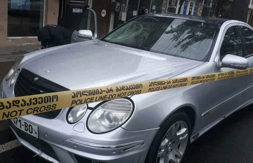 ზუგდიდის საოლქო კომისიის თავმჯდომარის ავტომანქანა დააზიანეს