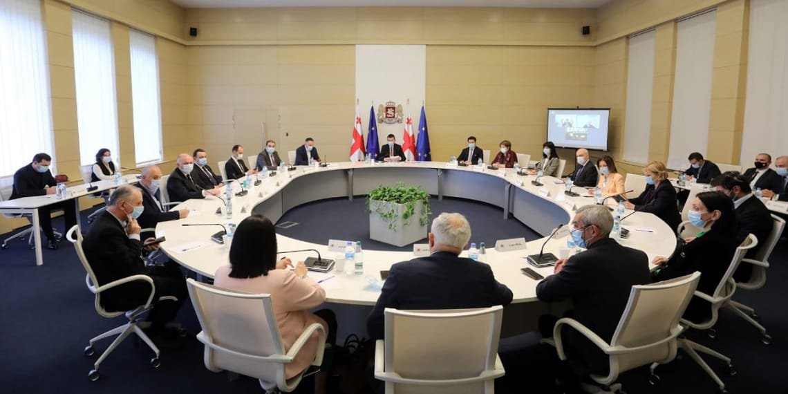 უწყებათაშორისმა საკოორდინაციო საბჭომ 28 ნოემბრიდან დაწესებული შეზღუდვების აღსრულების პროცესი და ჰოსპიტალურ სექტორში არსებული მდგომარეობა განიხილა