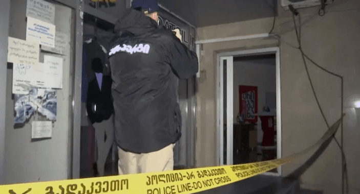 ზუგდიდში  ერთ-ერთი პოლიტიკური პარტიის ოფისის გაქურდვის ბრალდებით 2 პირი დააკავეს