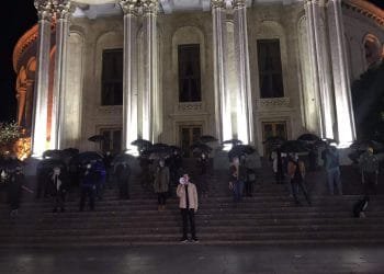 ქუთაისში ქოლგების აქცია-პერფომანსი გაიმართა