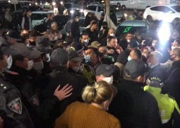 ”ხმების ქურდებო”, ”მონებო” – ქუთაისში აქცია დაპირისპირების ფონზე მიმდინარეობდა (+ვიდეო)