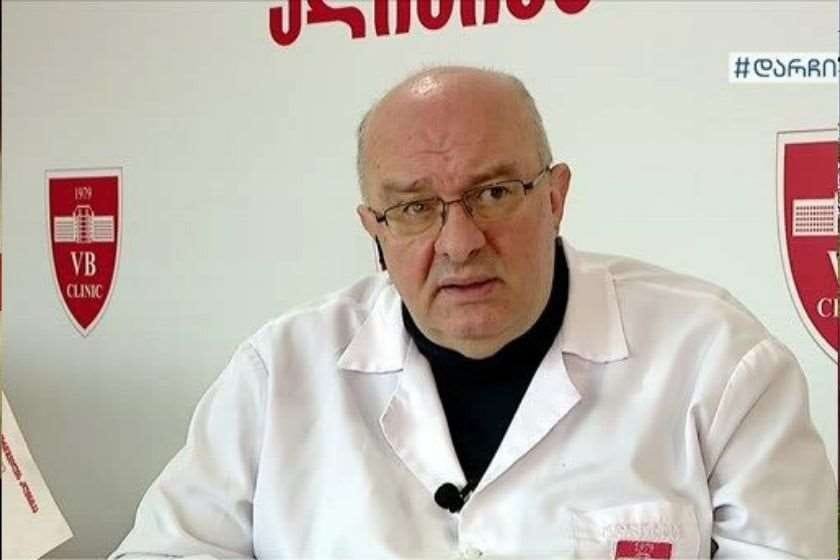 ოჯახის წევრებთანაც კი დაიცავით თავი, კლინიკაში ვინმეს მოთავსების არანაირი რესურსი არ მაქვს – დავით გადელია მოსახლეობას მიმართავს