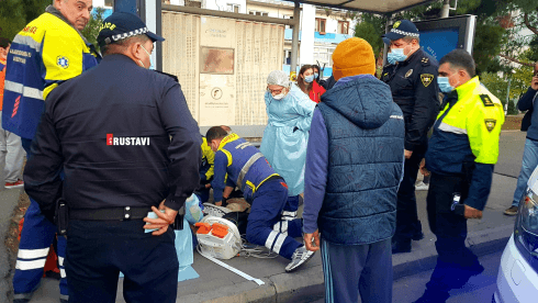 რუსთავში, ქუჩაში მამაკაცი გარდაიცვალა (+ვიდეო)