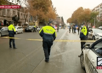 მიკროსაფინანსო ორგანიზაციაში მძევლად, სავარაუდოდ, 10 პირი იმყოფება – “კურიერი”