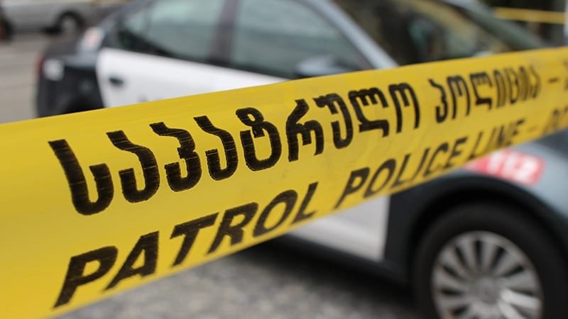 რამდენიმე წუთის წინ თბილისში მიკროსაფინანსო ორგანიზაციაში შეიარაღებული პირი შეიჭრა