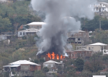 ძლიერი ხანძარი ქუთაისში- დამწვარია საცხოვრებელი სახლი (+ვიდეო)