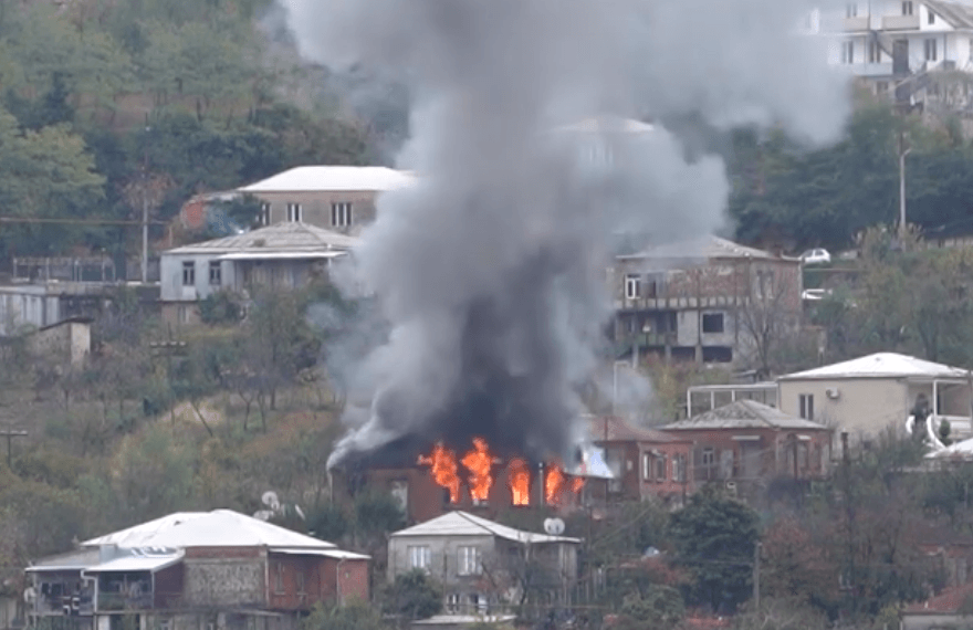 ძლიერი ხანძარი ქუთაისში- დამწვარია საცხოვრებელი სახლი (+ვიდეო)