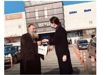 ,,ვის ცხელა ამ ტრაგიკომედიისთვის, როცა ადამიანები იღუპებიან “-