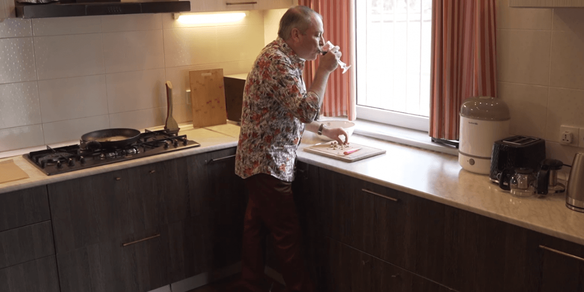 გოზინაყი ისრაელის ელჩისგან – ნახეთ როგორ მიულოცა რან გიდორმა ქართველებს ახალი წელი (+ვიდეო)