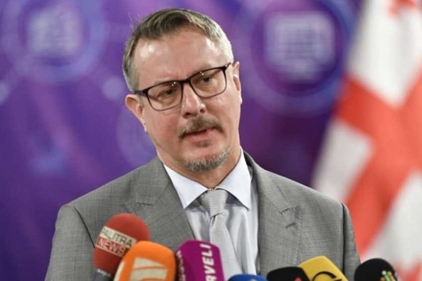 რევოლუციური ნარატივი არ დაეხმარება პროცესს – კარლ ჰარცელი