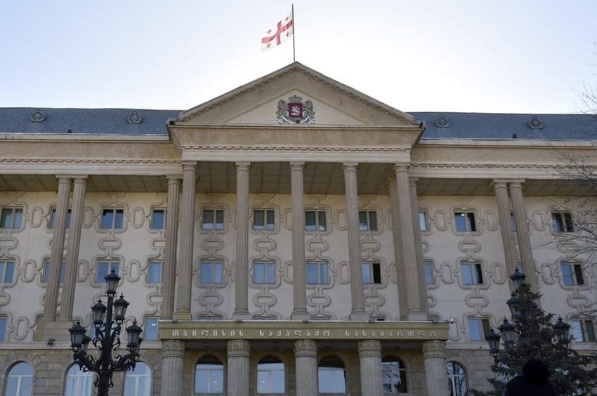 სისხლის, ადმინისტრაციული და სამოქალაქო სამართლის ასამდე საქმეზე არსებული რეკომენდაციების შესაბამისად, გადაიდო განხილვა – თბილისის საქალაქო სასამართლო