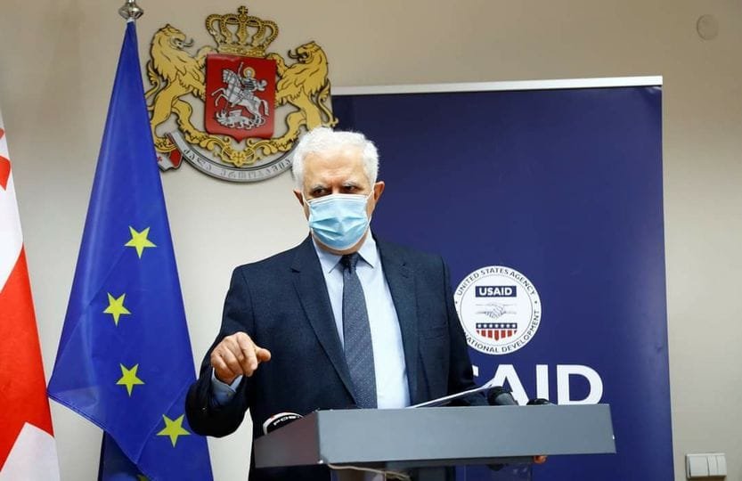 ამირან გამყრელიძე პირბადეების ტარების შესახებ