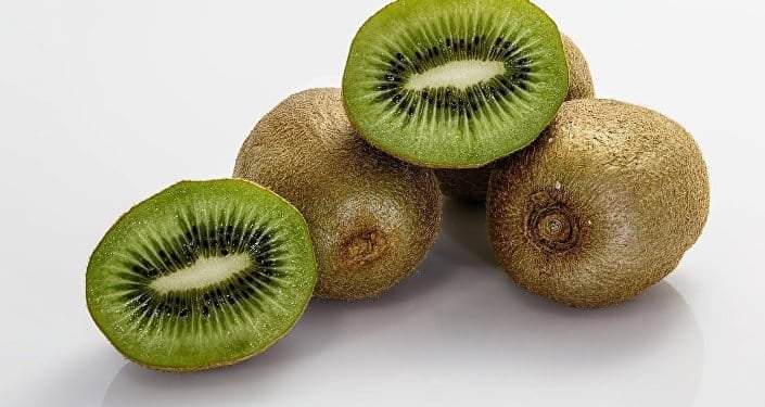 როგორ ვაქციოთ კივი თავის მოვლის რუტინის ნაწილად