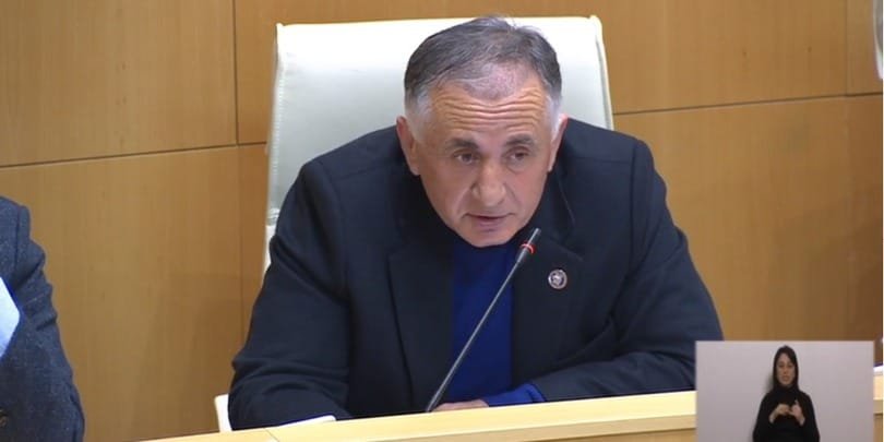 გლეხს რომ ჯარიმის ფული ჰქონდეს, მიწას დაამუშავებდა -”Facebook” მომხმარებელი ბეჟან წაქაძის განცხადებას ეხმაურება