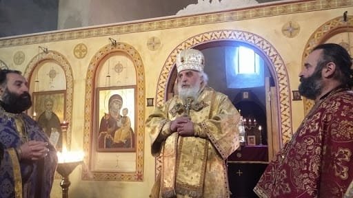 დებილი დედაკაცი დადგები და ამხელა მღვდელმთავრებზე ასეთ რამეებს ლაპარაკობ – მეუფე სტეფანე დედა სოსანას მიმართავს