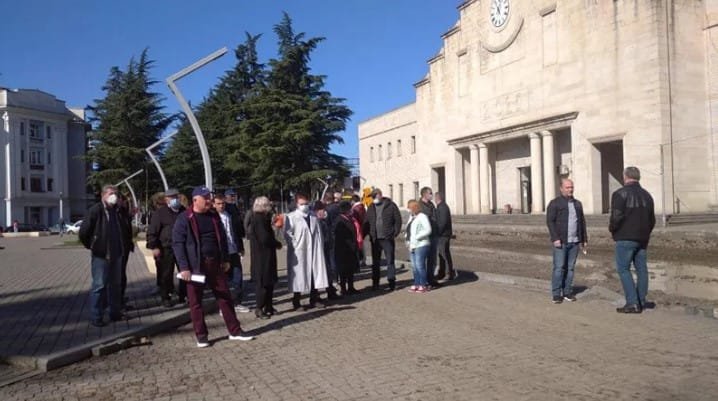 ზესტაფონში ხელისუფლებას უმოქმედობაში ადანაშაულებენ
