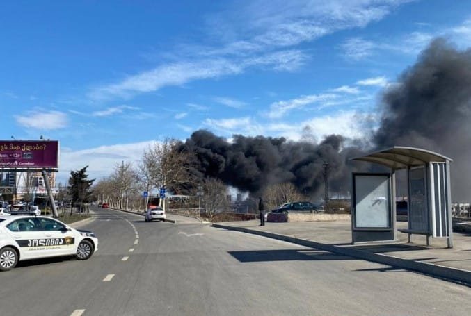 მატარებლის “ვაგონს” ცეცხლი გაუჩნდა