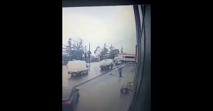 ვრცელდება კადრები, როგორ დაეჯახა ზუგდიდი-თბილისის მატარებელი დეპუტატის მანქანას