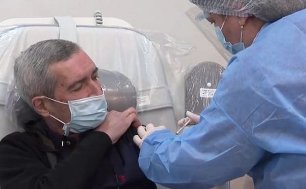 რა გვერდითი მოვლენები გამოუბლინდა პაატარა იმნაძე ვაქცინაციის შემდეგ