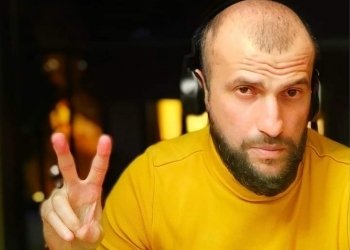 ,,  ზედ ხის ტოტები და ფოთლები ეყარა”  – რამაზ სამხარაძე