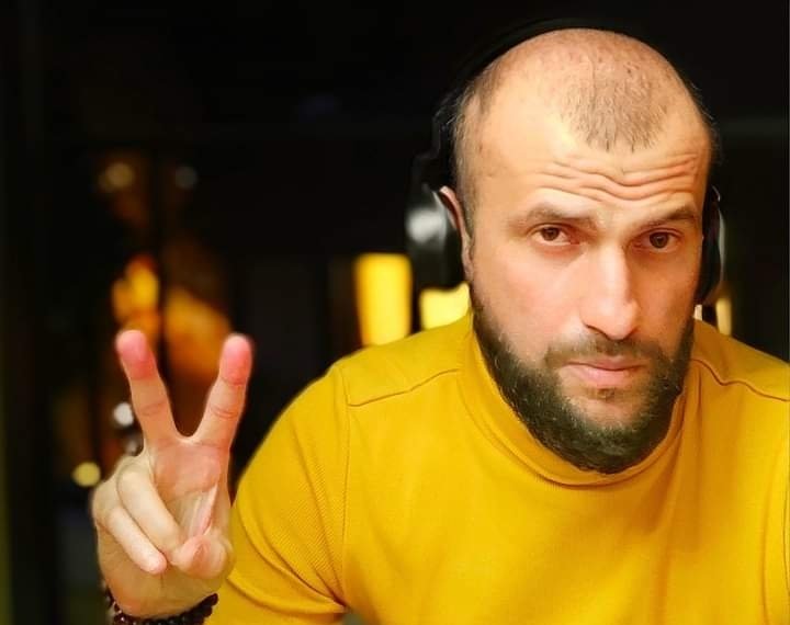 ,,  ზედ ხის ტოტები და ფოთლები ეყარა”  – რამაზ სამხარაძე