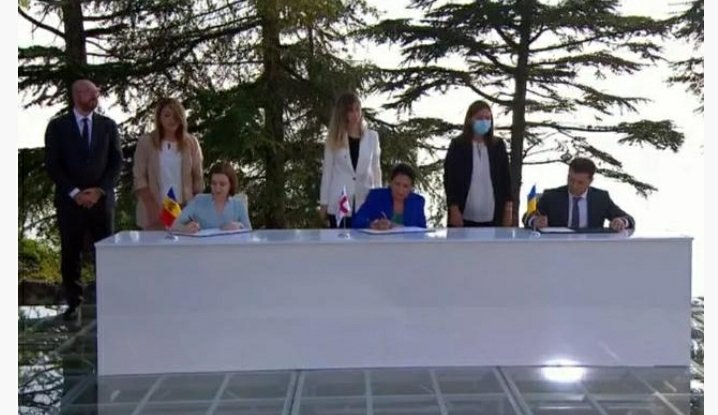სამი ქვეყნის ერთობლივი პრესკონფერენცია და საერთო მემორანდუმი