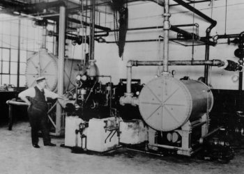 The first centrifugal refrigeration machine invented by Willis H. Carrier, the father of air conditioning, is pictured in this 1922 photo in Syracuse, N.Y.  (AP Photo/Provided by Carrier Corporation)