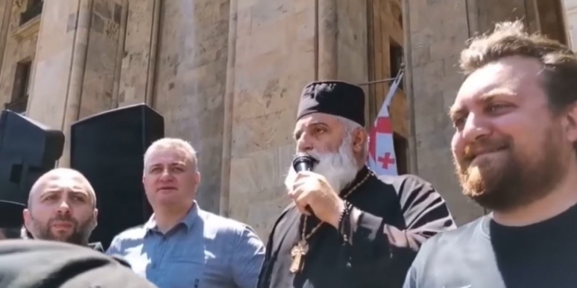 დეკანოზი სპირიდონი გამოკითხვაზე იმყოფება