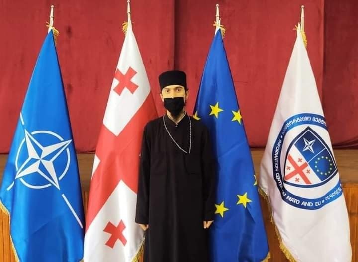 მე ვირჩევ თავისუფლებას, უსაფრთხოებას, სტაბილურობას” –  მღვდელი დავით ნაჭყებია