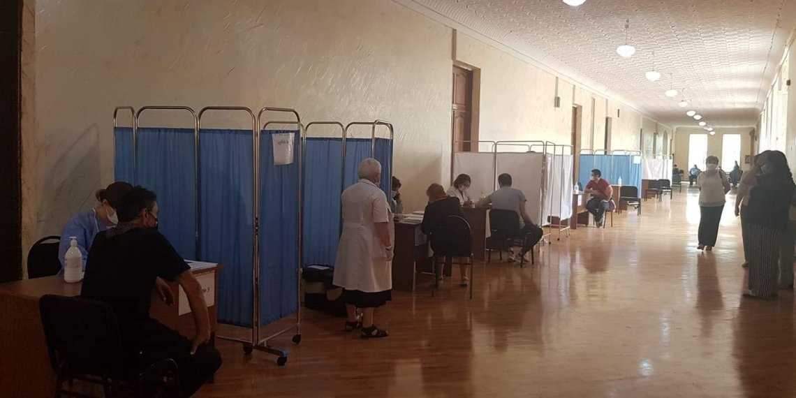 ქუთაისში მასობრივი იმუნიზაციის პირველი ცენტრი გაიხსნა