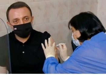 პრემიერ-მინისტრმა არჩევანი “ფაიზერის” ვაქცინაზე შეაჩერა