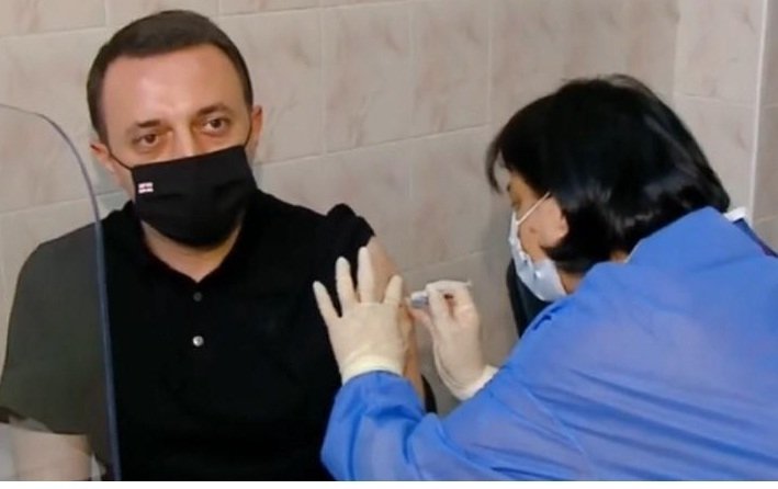 პრემიერ-მინისტრმა არჩევანი “ფაიზერის” ვაქცინაზე შეაჩერა