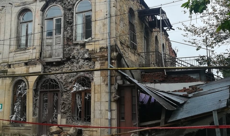 ქუთაისში, გაპონოვის 3 ნომერში სახლი ჩამოინგრა