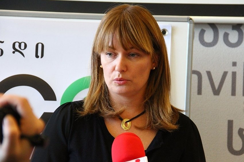 ჩემთვის მოულოდნელი იყო – სანდრა რულოვსი ყოფილი მეუღლის ახალ ურთიერთობაზე