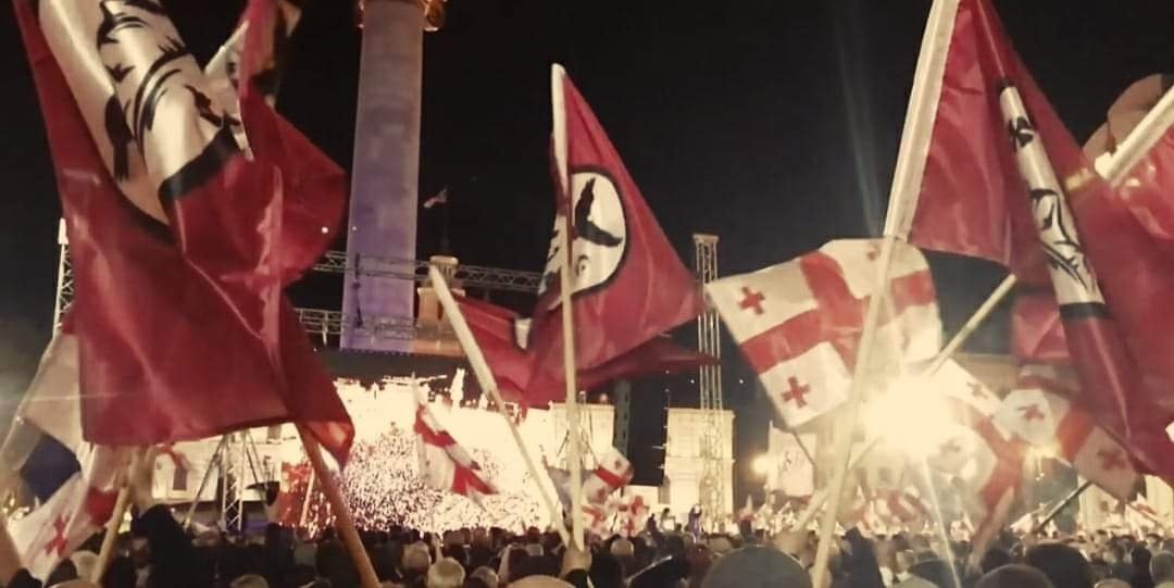 ბევრმა იცნო დროშები და მოვიდნენ მოგვიკითხეს – რას წერს ლადო გამსახურდია