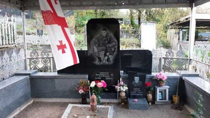 შინდისში დაღუპული, ეროვნული გმირის საფლავი გაძარცვეს