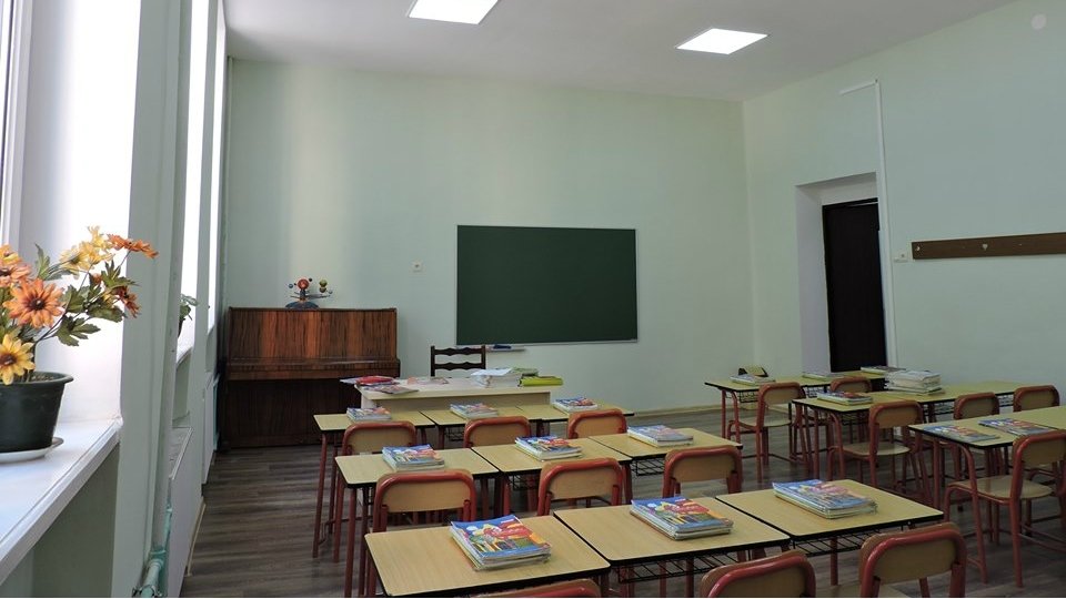 ბავშვებსაც აღენიშნებოდათ თავბრუსხვევა და გულისრევის შეგრძნება – ქუთაისის 2 სკოლაში კოვიდი დაფიქსირდა