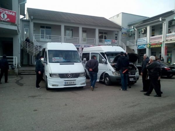 მძღოლები გაიფიცნენ – ისინი ტარიფის ზრდას ითხოვენ