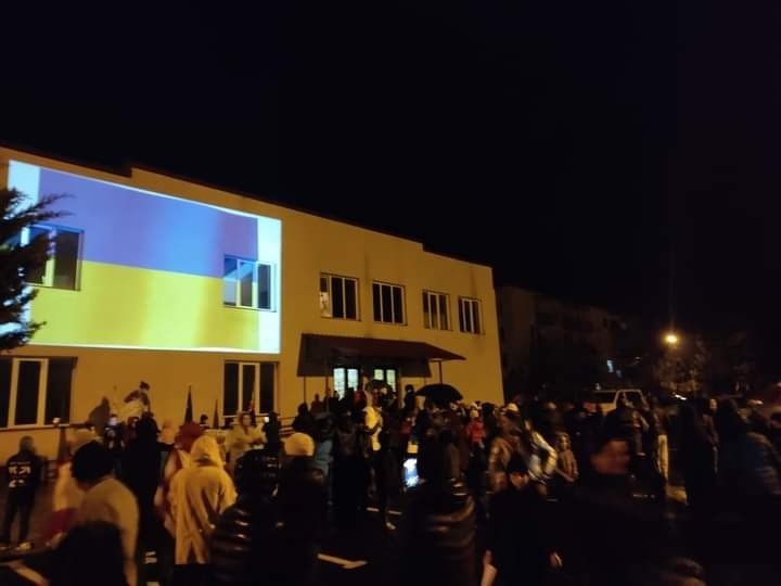 მცირედით შევეცადეთ, ჩვენი სოლიდარობა გამოგვეხატა-ხონის დევნილთა დასახლებაში აქცია გაიმართა