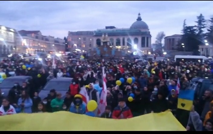 ქუთაისში უკრაინისა და უკრაინელების მხარდამჭერი აქცია გაიმართა