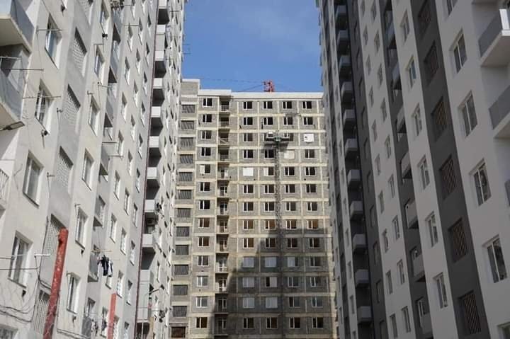 ქუთაისში დევნილი ოჯახებისთვის 800 ბინის მშენებლობა დასრულების ფაზაშია