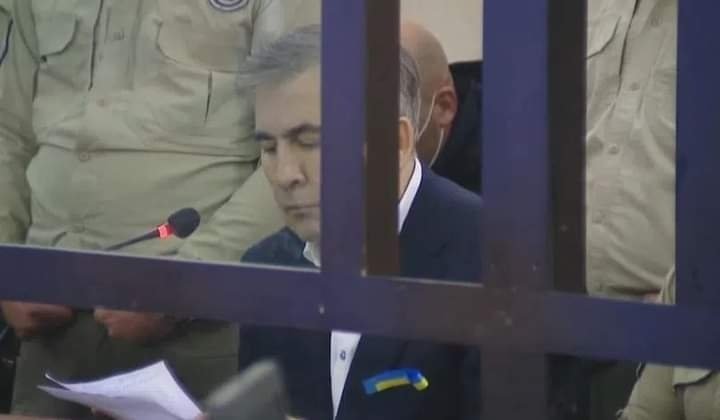 ,,ძვირფასო კოლეგებო, მეგობრებო, ექიმების ჯგუფი ვიწყებთ მოძრაობას – “გადაარჩინე მიშა”-ლევან ფერაძე