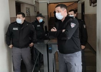 ქუთაისში საკრებულოს სხდომაზე ჟურნალისტები არ შეუშვეს