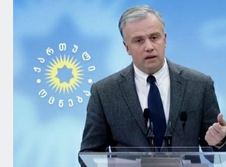 ერთი მხრივ, უკრაინელები აცხადებენ, ხელმძღვანელობა, რომ ისინი იგებენ ომს და მეორე მხრივ გარკვეულწილად ასეთ ხავსს ეჭიდებიან-,,ქართული ოცნების” დეპუტატი