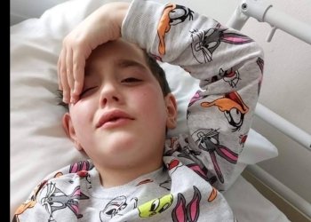 პატარა რაჭველ ბიჭუნას საზოგადოების დახმარება ესაჭიროება