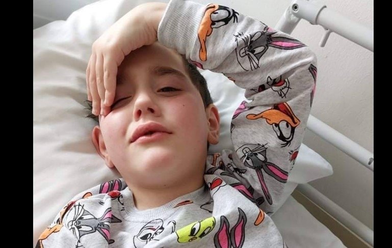 პატარა რაჭველ ბიჭუნას საზოგადოების დახმარება ესაჭიროება