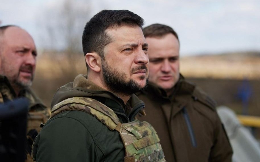 უკრაინის პრეზიდენტი ვლადიმირ ზელენსკი კიევში მუშაობას აგრძელებს